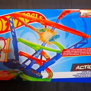 Hot wheels crash track